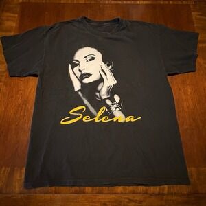 Selena Portrait Graphic Tee – Black – XL Fit